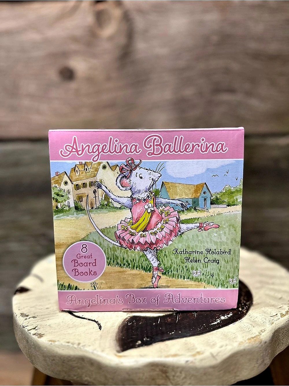 NIB Angelina Ballerina Angelina's Box of Adventures 8-Book Set in Pink